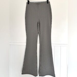 H&M Houndsooth flare pants. Size small. NWT